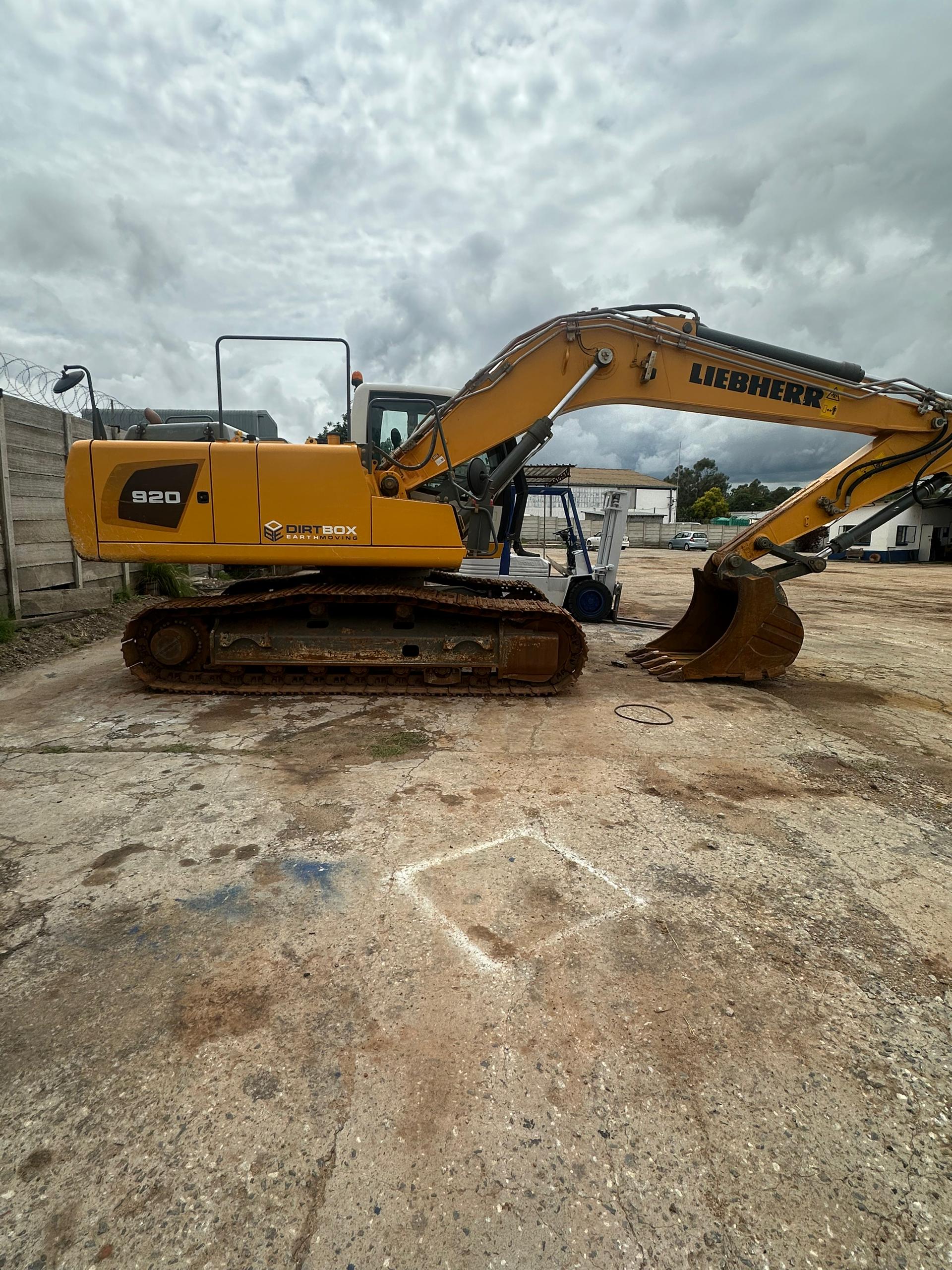 Excavator for hire in Harare