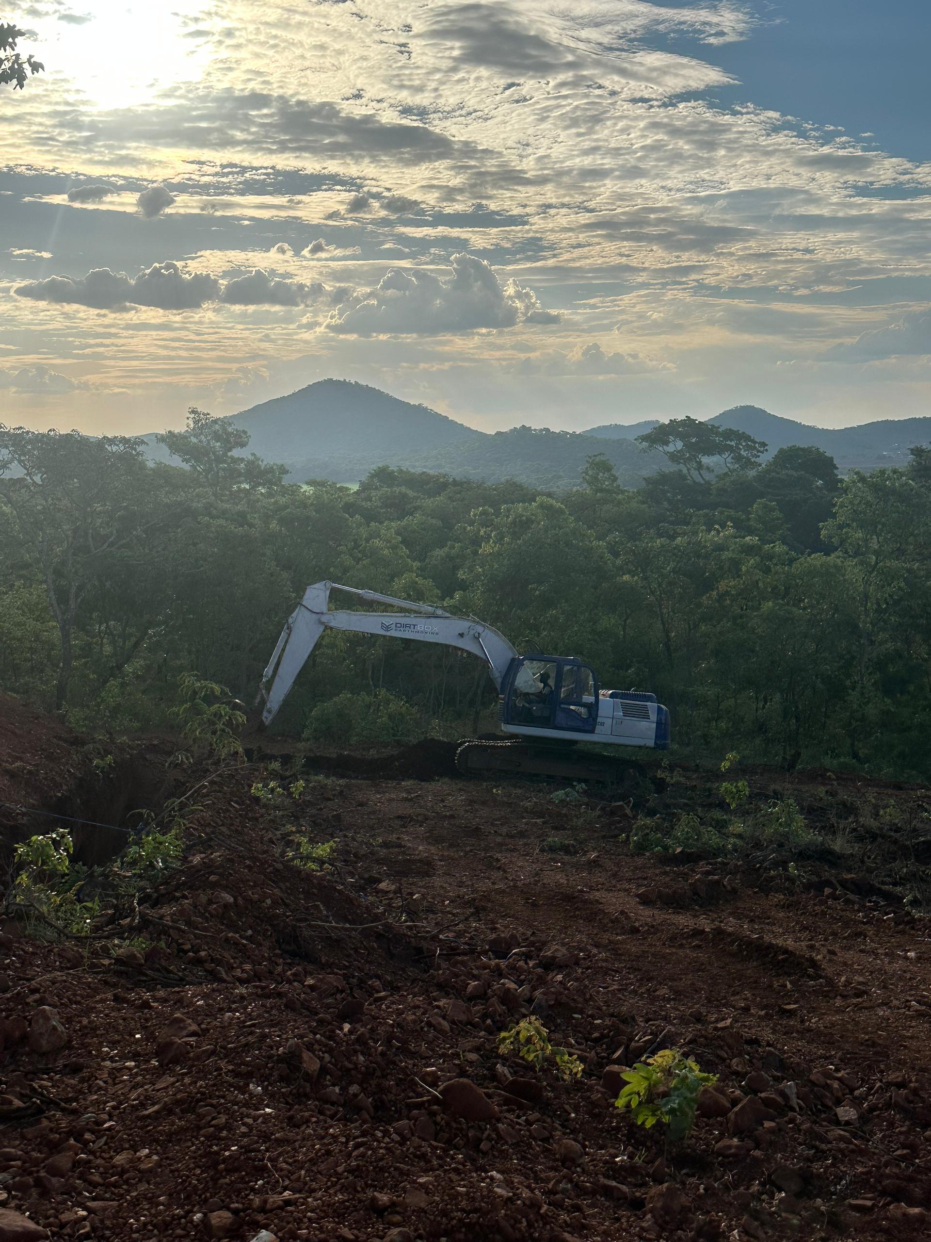 Excavator for hire in Harare